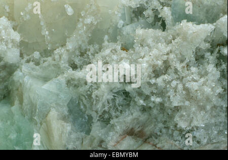 Smokey quarzo e calcite in basalto, in Germania, in Renania Palatinato, Idar Oberstein Foto Stock