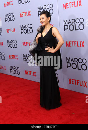 New York, Stati Uniti d'America. 2° dic, 2014. L'attrice Joan Chen pone per le foto prima della premiere della nuova serie di Netflix 'Marco Polo' a AMC Lincoln Square a New York, gli Stati Uniti il 2 dicembre, 2014. © Cheng Li/Xinhua/Alamy Live News Foto Stock