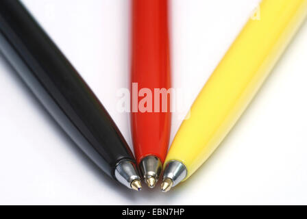 Tre ballpens in tedesco colori nazionali, burocrazia tedesca Foto Stock