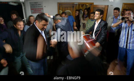 Tradizionale festa con tamburo conico e oboe, Davul e Zurna, Turchia, Istanbul Foto Stock