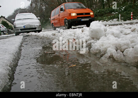 Granita di neve strade, in Germania, in Renania settentrionale-Vestfalia Foto Stock