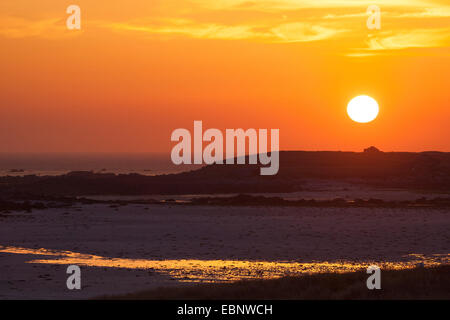 Idilliaco tramonto sul mare, Francia, Brittany Foto Stock