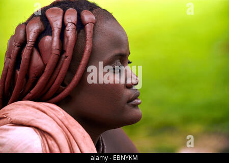 Acconciatura tradizionale di una donna della tribù Himba, Namibia Foto Stock