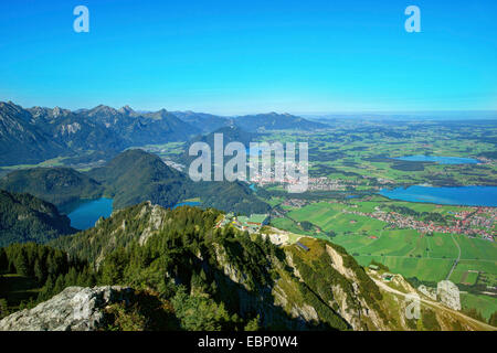 Vista dal Tegelberg a Alpsee, Schwansee, Weissensee, Hopfensee e Forggensee, in Germania, in Baviera, Oberbayern, Alta Baviera, Ostalgaeu Foto Stock