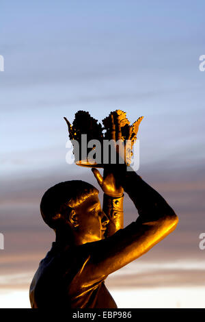 Il principe Hal statua sulla Gower Memorial, Stratford-upon-Avon, Warwickshire, Regno Unito Foto Stock