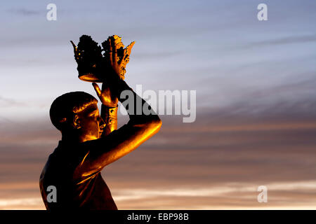 Il principe Hal statua sulla Gower Memorial, Stratford-upon-Avon, Warwickshire, Regno Unito Foto Stock