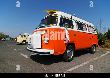 Volkswagen Westfalia Camper esposti nel 16° Volkswagen incontro a Cap d'Agde, Francia. Foto Stock