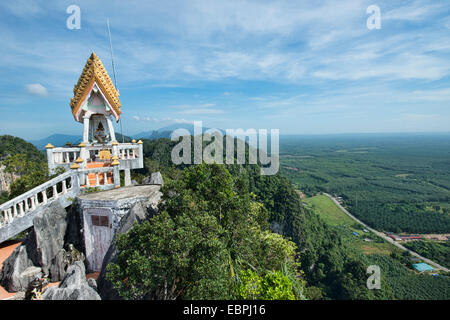 La vista dalla cima di Wat Tham Sua Tiger tempio nella grotta di Krabi, in Thailandia Foto Stock