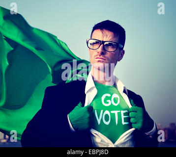 Imprenditore supereroe di votare il concetto di potenza Foto Stock