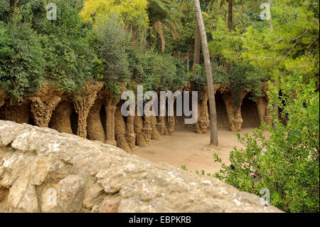 Vicolo a piedi con sabbia culumns Foto Stock