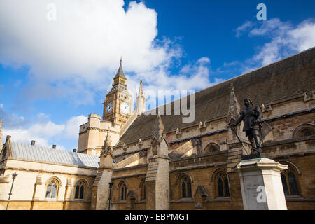 Londra,England-November 18,2011:Il Palazzo di Westminster - è il luogo di incontro della House of Commons e la casa di lor Foto Stock