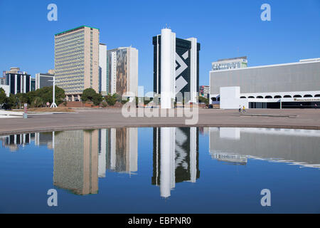 Biblioteca nazionale, grattacieli, Sito Patrimonio Mondiale dell'UNESCO, Brasilia, del Distretto Federale, Brasile, Sud America Foto Stock