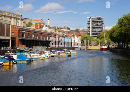 Bordeaux Quay e spartiacque e Harbourside a Bristol, Inghilterra, Regno Unito, Europa Foto Stock