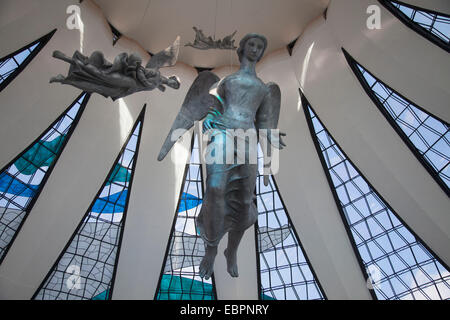 Sculture di angeli, Alfredo Ceschiatti, Cattedrale Metropolitana, Brasilia, del Distretto Federale, Brasile, Sud America Foto Stock