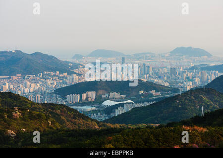 Lo skyline della citta', Busan, Corea del Sud, Asia Foto Stock