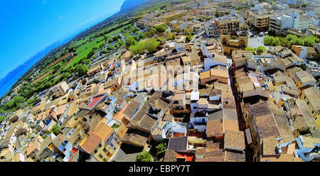 Vista aerea della città vecchia, Spagna, Balearen, Maiorca, Alcudia Foto Stock