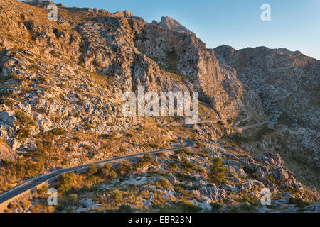 Winding Road a Cala de Sa calobra, Serra de Tramuntana (Sierra de Tramuntana) Foto Stock