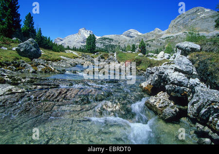 Fiume e paesaggio di montagna in alto Fanes Parco Nazionale, l'Italia, Alto Adige, Dolomiti, Fanes Parco Nazionale Foto Stock