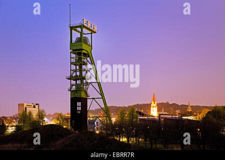 Torre di albero della miniera Erin nella notte, in Germania, in Renania settentrionale-Vestfalia, la zona della Ruhr, Castrop-Rauxel Foto Stock