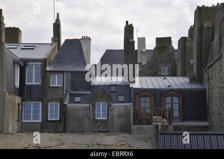 Densità di edifici della città vecchia, Francia Bretagna, Saint-Malo Foto Stock