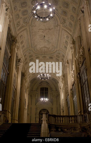 Vista di Palazzo Madama la grande scala si è degnato di Filippo Juvarra a Torino, Italia. Foto Stock