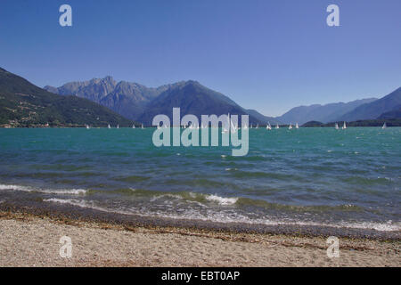 Il lago di Como vicino a Domaso con Pizzo Ligoncio in background, l'Italia, il lago di Como Foto Stock