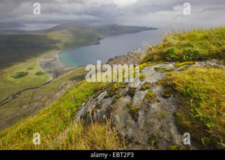 Vista da Sg¨rr Alasdair (Cuillin Hills) sopra la baia di Elgol, Regno Unito, Scozia, Isola di Skye Foto Stock