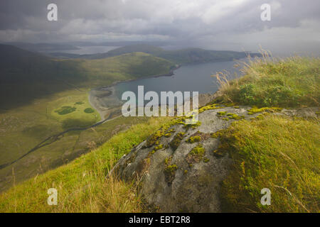 Vista da Sg¨rr Alasdair (Cuillin Hills) sopra la baia di Elgol, Regno Unito, Scozia, Isola di Skye Foto Stock