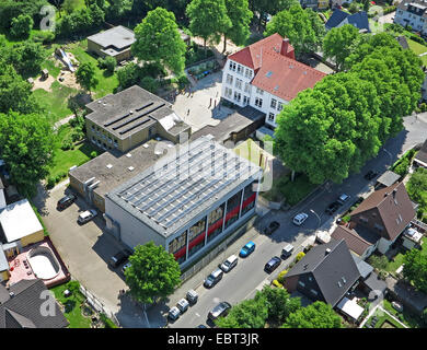 Huellbergschule Witten, vista aerea alla scuola elementare, sports hall e kindergarten, in Germania, in Renania settentrionale-Vestfalia, la zona della Ruhr, Witten Foto Stock