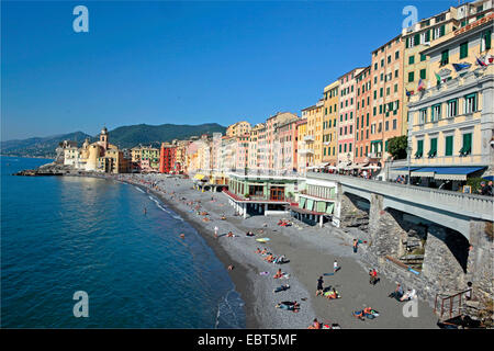 Spiaggia di Camogli e resort Village - Genova - Liguria - Italia Foto Stock