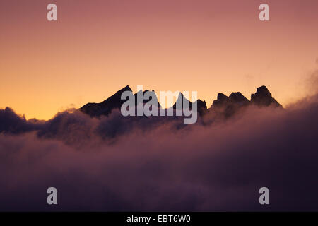 Dent de Morcles vertice di montagna nella luce della sera, Svizzera Vallese Foto Stock
