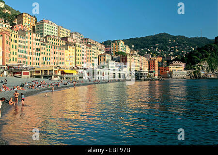 Spiaggia di Camogli e resort Village - Genova - Liguria - Italia Foto Stock