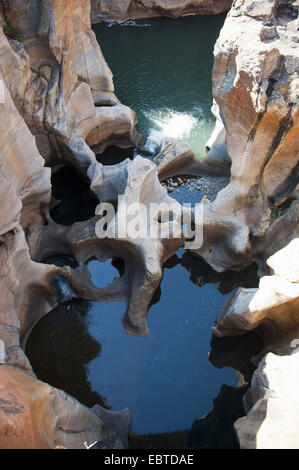 Bourke's Luck buche, famoso cilindrica o bollitore-simili di erosioni a riva del fiume Treur, Sud Africa, Mpumalanga, Panorama Route, Graskop Foto Stock