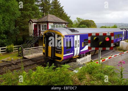 Rampa settentrionale Sprinter treno su Low House Crossing, Armathwaite, Eden Valley, accontentarsi di Carlisle linea ferroviaria, Cumbria, Inghilterra, Foto Stock