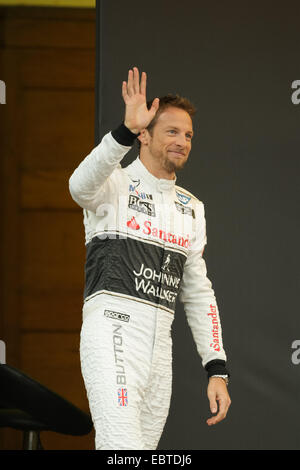 Edimburgo, Scozia, Regno Unito. 04 dic 2014. Unire il patto di supporto eventi mai bere e guidare la campagna. Jenson Button arriva sul palco. Credito: Azione Sport Plus/Alamy Live News Foto Stock