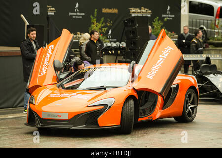 Edimburgo, Scozia, Regno Unito. 04 dic 2014. Unire il patto di supporto eventi mai bere e guidare la campagna. La McLaren 650 azionato da Jenson Button. Credito: Azione Sport Plus/Alamy Live News Foto Stock