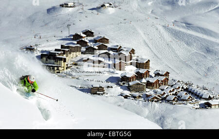 Sci fuori pista di Les Menuires ski ressort, Francia, Savoie, Les MÚnuires Foto Stock