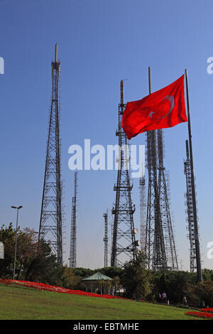 Torri di trasmissione su Camlica Hill, Turchia, Istanbul Foto Stock