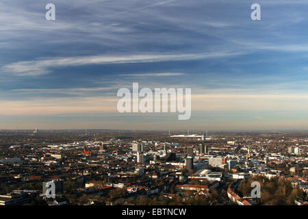 Città di Dortmund sotto cirrus nuvole, in Germania, in Renania settentrionale-Vestfalia, la zona della Ruhr, Dortmund Foto Stock