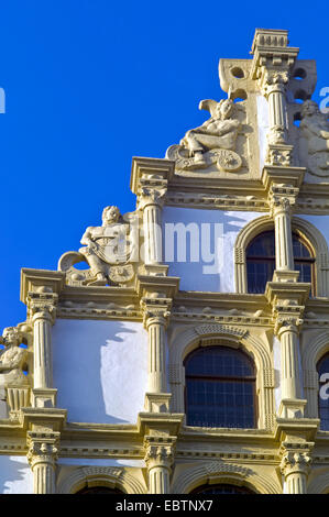 Casa Hagemeyer, dettaglio del timpano decorato, in Germania, in Renania settentrionale-Vestfalia, Minden Foto Stock