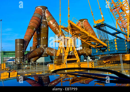 Treppiede per costruzioni offshore wind farm prima spedizione in Italia , Germania, Bremerhaven Foto Stock