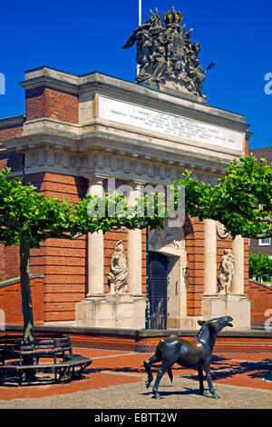 La scultura di un asino al cancello Berliner Tor, in Germania, in Renania settentrionale-Vestfalia, la zona della Ruhr, Wesel Foto Stock