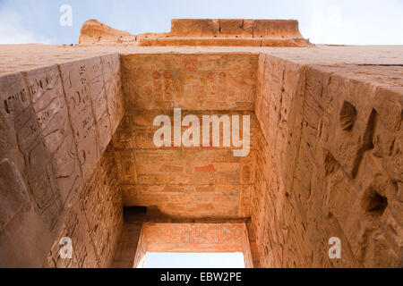 Arco di Medinet Habu, il tempio mortuario di Ramses III, Egitto, Theben-West, Luxor Foto Stock