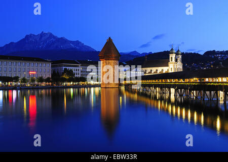 Kapellbruecke, Ponte della Cappella nel Lago di Lucerna, Svizzera, Lucerna Foto Stock