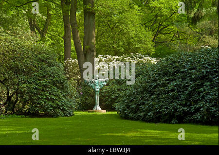 La figura di bronzo in Rhododendron-Park Bremen , Germania, Brema Foto Stock