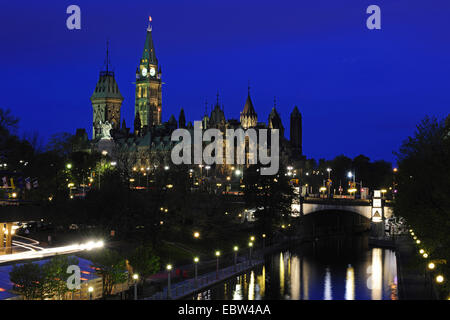 Rideau Canal con il Parlamento al blue ora, Canada Ontario, Ottawa Foto Stock