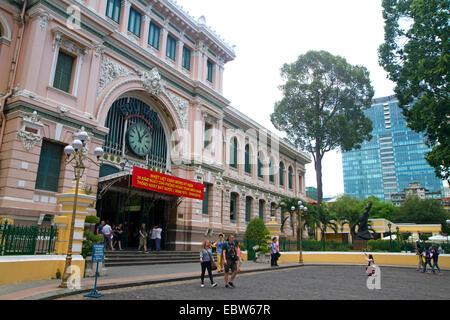 Esterno del Saigon Central Post Office situato nel centro cittadino di Ho Chi Minh City, Vietnam. Foto Stock