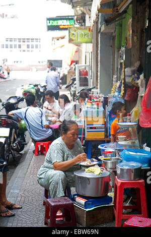 Scena di strada nella città di Ho Chi Minh, Vietnam. Foto Stock