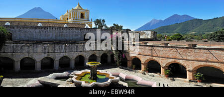 Convento e chiesa di La Merced, Guatemala Antigua Foto Stock