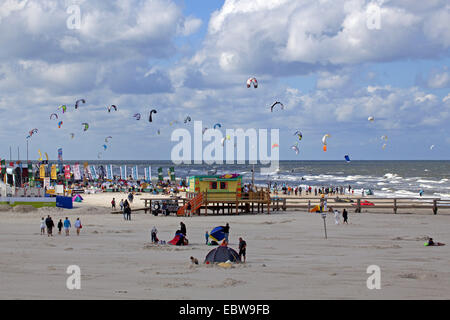 Kitesurf World Cup presso la spiaggia di San Pietro Ording, Germania, Schleswig-Holstein, San Pietro Ording Foto Stock